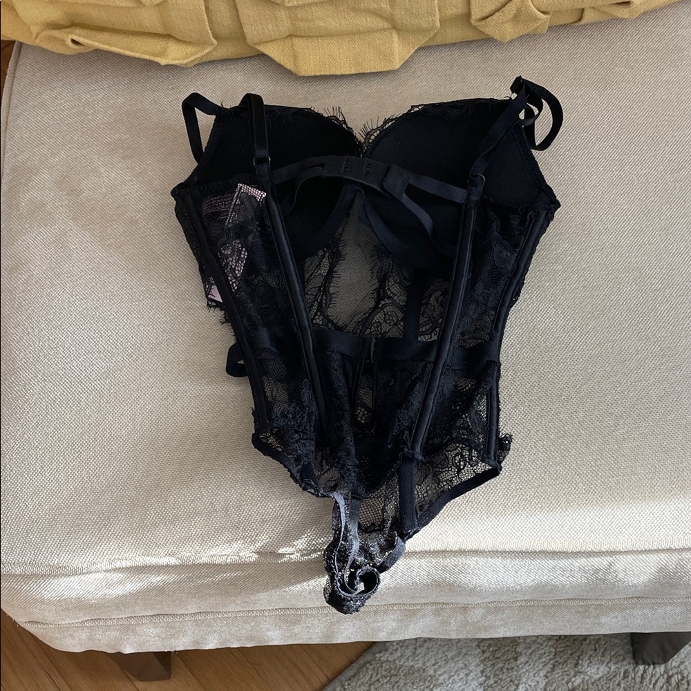 Victoria’s Secret Elegant Black Lace Bodysuit Size XS - Picture 2 of 9